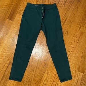 Brooks Brothers Chino Pant women’s 4. Beautiful green color in GREAT condition